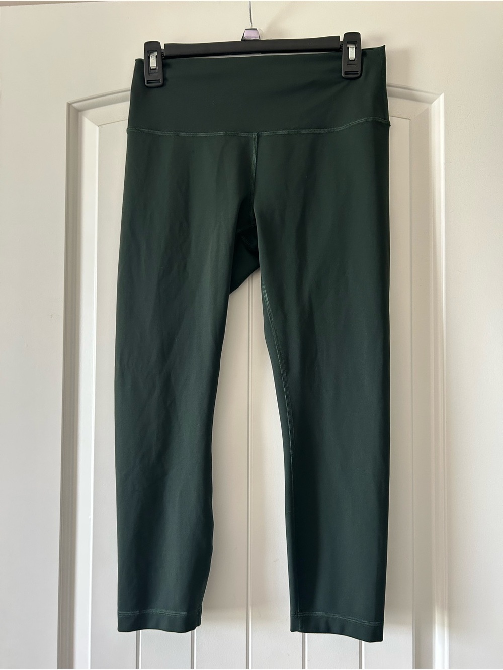 Lululemon Wunder Train Rainforest Green
Size 10 / 23”